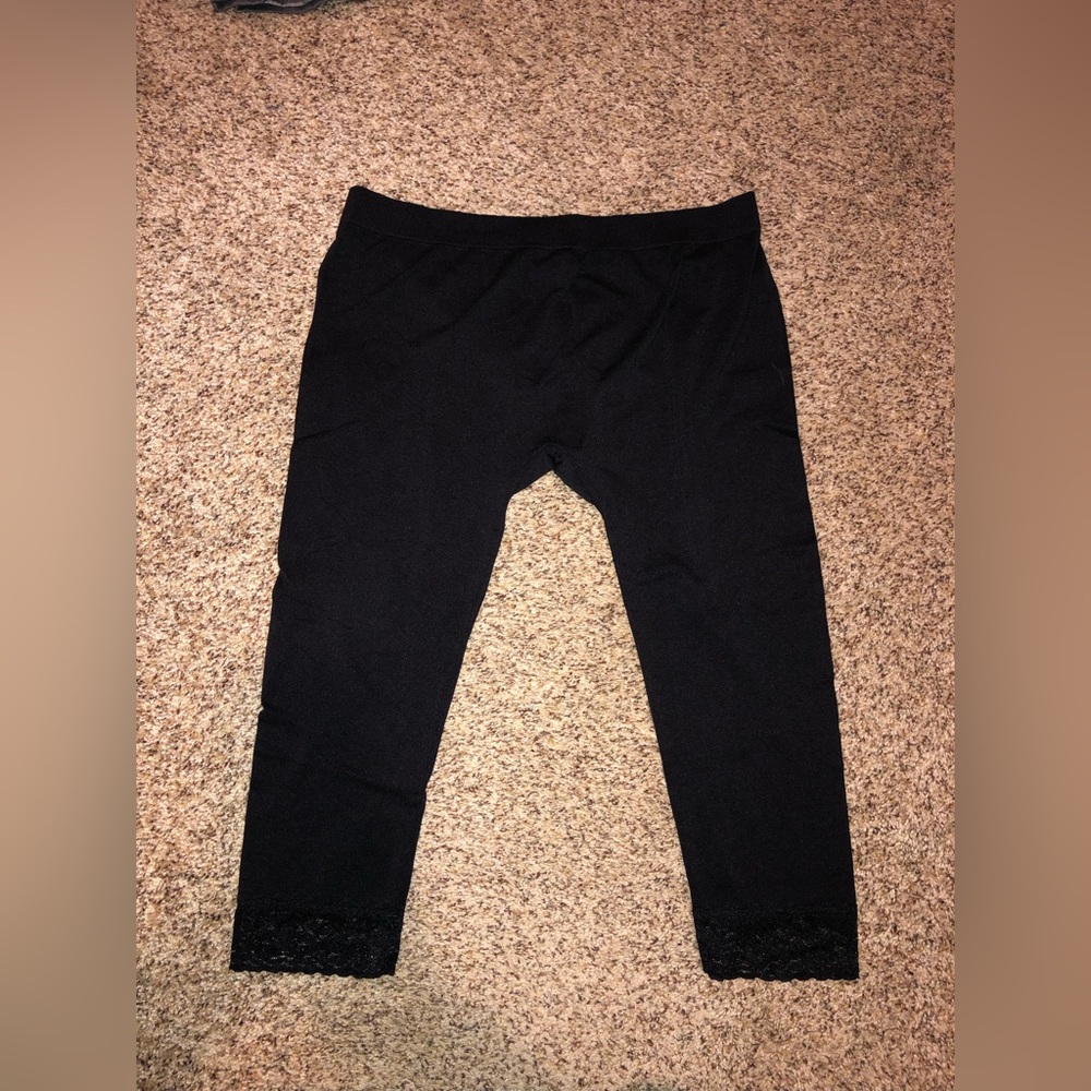 Capri leggings with lace trim - Picture 4 of 6